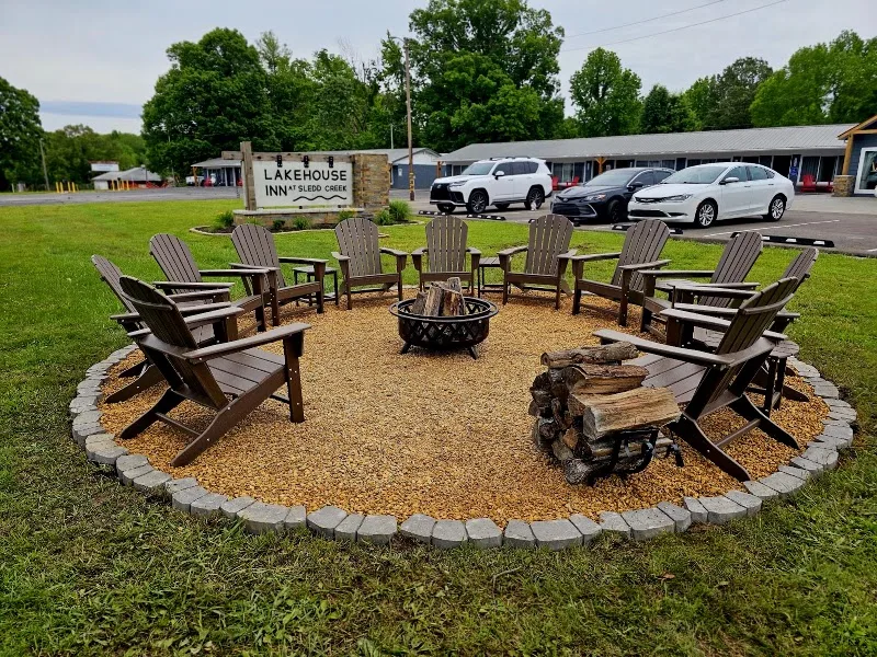 The Lakehouse Inn at Sledd Creek