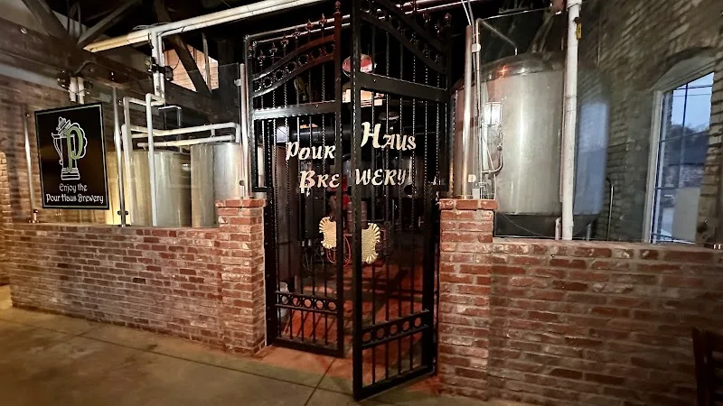 Pour Haus