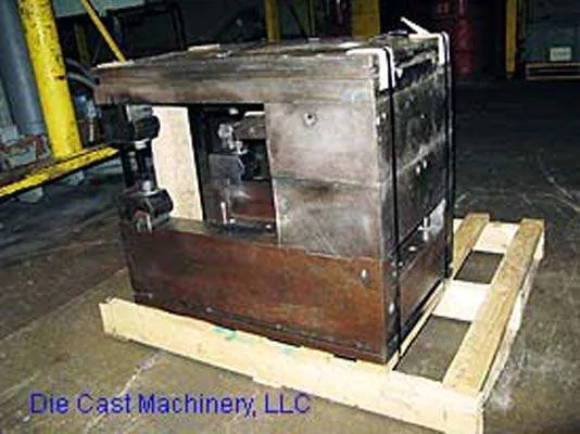 Used DME Model: DCS-1518-A-HD 1518 Heavy Duty, Single Unit, Cold Chamber Aluminum master unit die holder