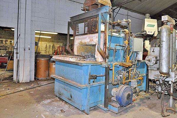 Used FW Schaefer Model: AM-400 400 Pound Reverberatory Type Wet Bath Stationary Aluminum Melting and Holding Furnace