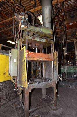 Used Metal Mechanics Model: 35-T 35 Ton Four Column (Post) Vertical Hydraulic Die Casting Trim Press