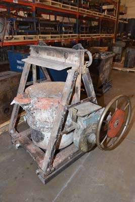 Used Modern Equipment Model: 300 Pound Hot Metal Transfer Ladles For Forklifts and Hoists