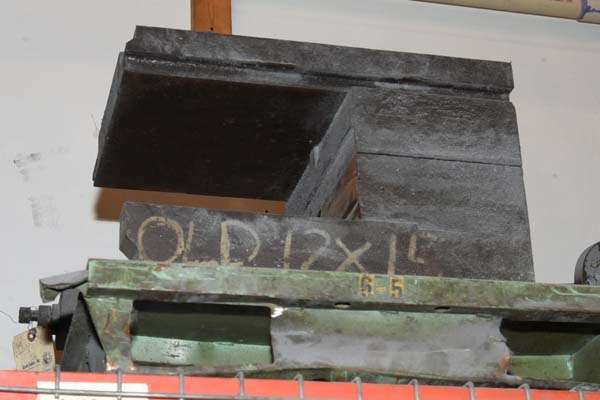 Used DME Model: DCS-1215-A 1215 inch Standard Duty, Single Unit, Cold Chamber Aluminum master unit die holder
