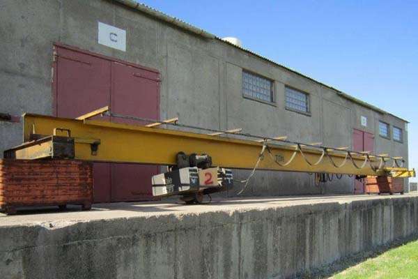 Used Robbins and Myers Model: 10T 10 Ton Free Standing, Top Running, Single Girder Overhead Bridge Crane