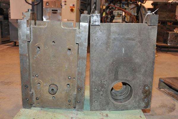 Used DME Model: DCS-1215-A 1215 inch Standard Duty, Single Unit, Cold Chamber Aluminum master unit die holder