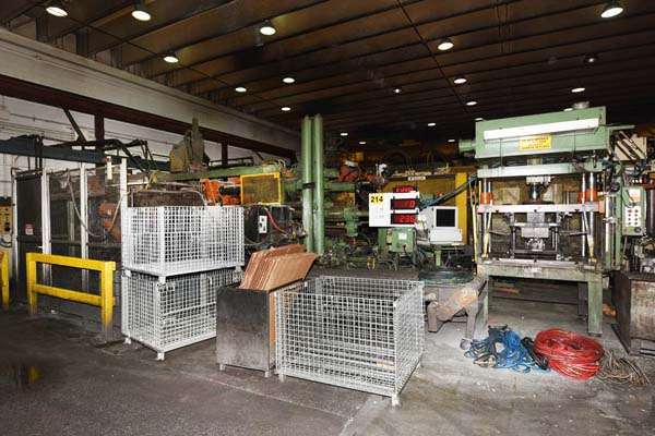 Used HPM Model: II-900-A 900 Ton Horizontal Cold Chamber Aluminum High Pressure Die Casting Machine