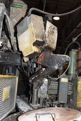 Used Rimrock Model: 305 305-70 Inch Multi-Link Automatic Ladle for Non-Ferrous Aluminum and Brass Die Casting and Foundry Operations