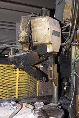 Used Rimrock Model: 410-60 inch & 305 70 inch Standard Duty 410-60/305-70 inch Combination Automatic Ladle & Reciprocating Die Sprayer Package