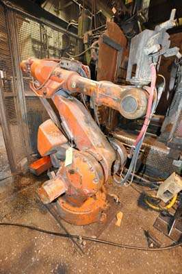 Used ABB Model: IRB 4400 60 kg Six Axis Foundry Rated Industrial Robot with Extractor Package/Gripper for Extracting Die Castings