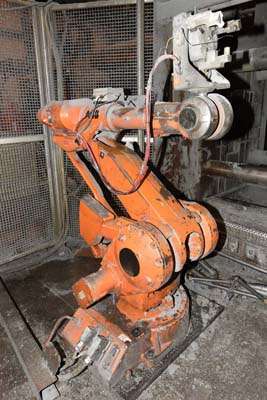 Used ABB Model: IRB 4400/60 60 Kilogram Six Axis Industrial Robot with Extractor Package/Gripper For Extracting Die Castings