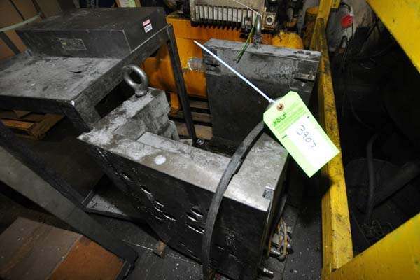 Used DME Model: DCS-1518-A-HD 1518 Inch Heavy Duty, Single Unit, Cold Chamber Aluminum master unit die holder