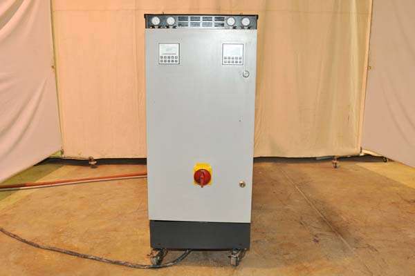 Used Regloplas Model: 300LD/40/FM65/1K/RT50 80 kW (40 kW per zone) Dual (two) Zone Portable Hot Oil Process Heater Temperature Control Unit with Cooling Water Circuit