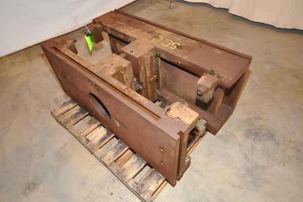 Used DME Model: DC-1518-A-HD 1518 Inch Heavy Duty, Double Unit, Cold Chamber Aluminum master unit die holder