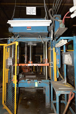 Used Metal Mechanics Model: 40 40 Ton Four Column (Post) Vertical Hydraulic Die Casting Trim Press