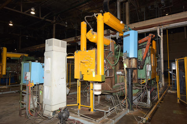 Used HPM Model: II-900-A 900 Ton Horizontal Cold Chamber Aluminum High Pressure Die Casting Machine
