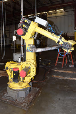Used Fanuc Robotics Model: S-430iW S-430iW_165 KG Six Axis Industrial Robot with Extractor Package/Gripper For Extracting Die Castings
