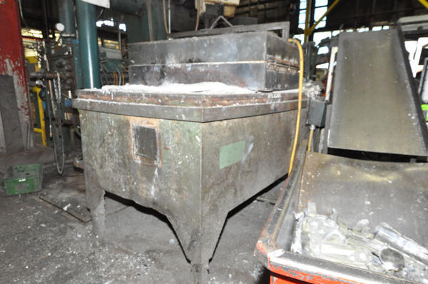 Used Lindberg MPH Model: 62-H1816-L-SP 2300 pound bath capacity Low Energy High Efficiency Electric Heated Aluminum Holding Furnace