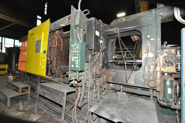 Used HPM Model: D-1000-A 900 Ton Horizontal Cold Chamber Aluminum High Pressure Die Casting Machine