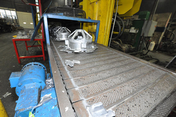 Used Erect-O-Veyor Model: 30 Inch Wide Metal Chain Plate Conveyor Belt with Forced Air Cooling Fans and Tunnel for Die Cast and Foundry Applications