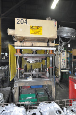 Used Metal Mechanics Model: 35 35 Ton Four Column (Post) Vertical Hydraulic Die Casting Trim Press