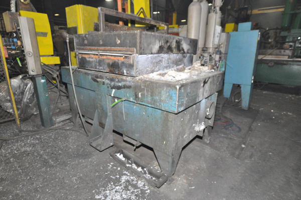 Used Dynarad Model: EH-1700 1700 pound bath capacity Low Energy High Efficiency Electric Heated Aluminum Holding Furnace