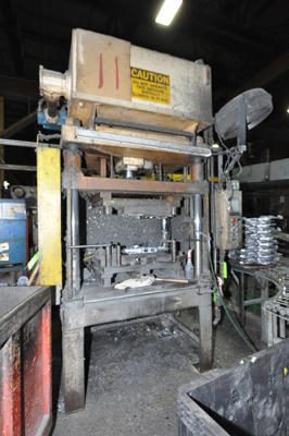Used Metal Mechanics Model: 50 50 Ton Four Column (Post) Vertical Hydraulic Die Casting Trim Press