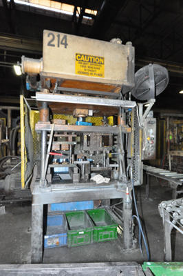 Used Metal Mechanics Model: 35 35 Ton Four Column (Post) Vertical Hydraulic Die Casting Trim Press