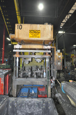 Used Metal Mechanics Model: 35 35 Ton Four Column (Post) Vertical Hydraulic Die Casting Trim Press