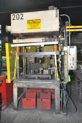 Used Metal Mechanics Model: 35 35 Ton Four Column (Post) Vertical Hydraulic Die Casting Trim Press