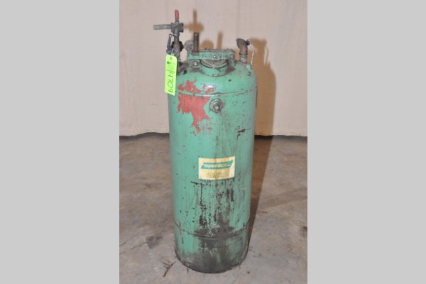 Used Rimrock Model: 20 Gallon Spray Tank 20 Gallon Pressurized Die Lube Reservoir (storage Tank)