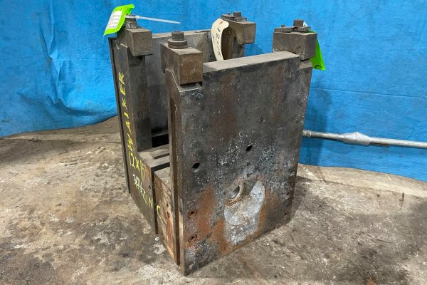 Used DME Model: DCS-1215-Z 1215 Inch Standard Duty, Single Unit, Hot Chamber Zinc master unit die holder