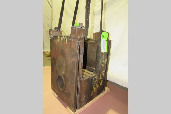 Used DME Model: DCS-1215-A 1215 inch Standard Duty, Single Unit, Cold Chamber Aluminum master unit die holder