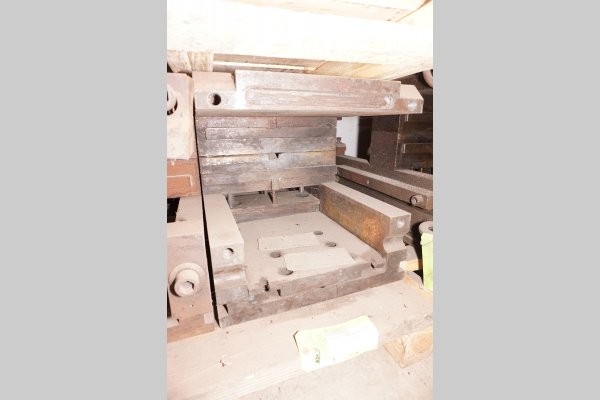 Used DME Model: DC-1518-A 1518 Inch Standard Duty, Double Unit, Cold Chamber Aluminum master unit die holder