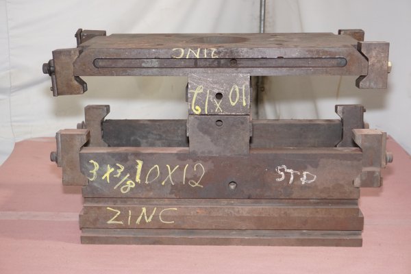 Used DME Model: DC-1012-Z 1012 Inch Standard Duty, Double Unit, Hot Chamber Zinc master unit die holder