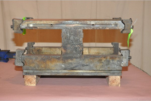 Used DME Model: DC-1215-A 1215 Inch Standard Duty, Double Unit, Cold Chamber Aluminum master unit die holder