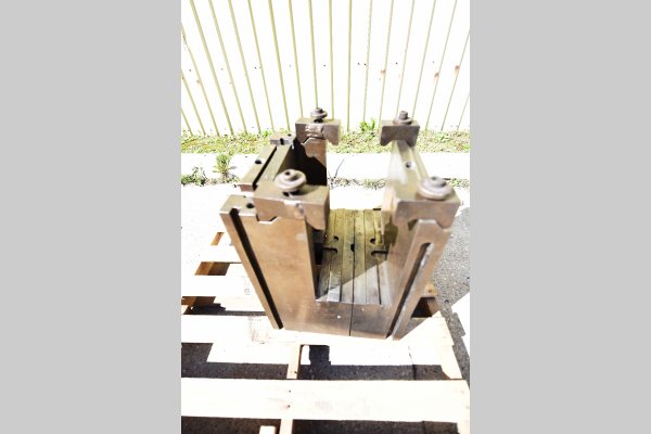 Used DME Model: DCS-1215-A 1215 inch Standard Duty, Single Unit, Cold Chamber Aluminum master unit die holder