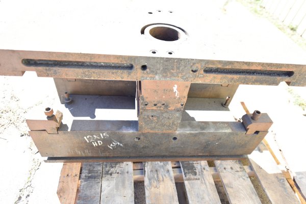 Used DME Model: DC-1215-A-HD 1215 inch Heavy Duty, Double Unit, Cold Chamber Aluminum master unit die holder