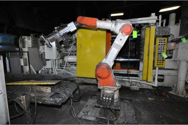 Used Kawasaki Model: FS-060L 6 Kilogram Six Axis Foundry Rated Industrial Robot