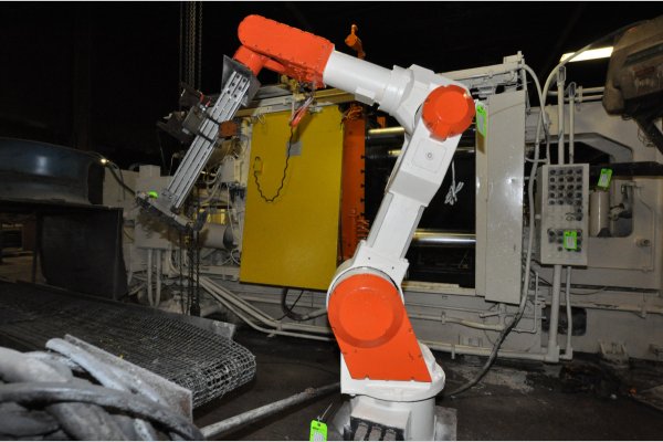 Used Kawasaki Model: FS-060L 6 Kilogram Six Axis Foundry Rated Industrial Robot