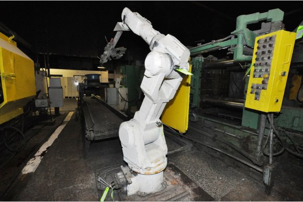Used Kawasaki Model: FS-030 30 Kilogram Six Axis Foundry Rated Industrial Robot