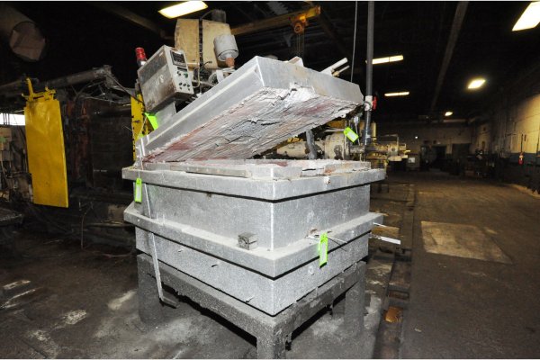 Used Cal-Miser Model: SO-2600 2600 pound bath capacity in aluminum Low Energy High Efficiency Natural Gas Heated Aluminum Holding Furnace