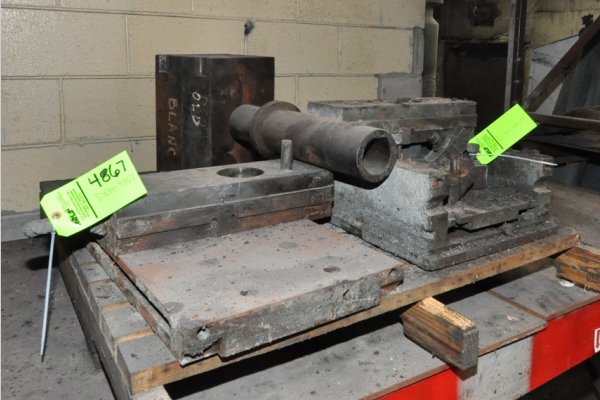 Used DME Model: DC-1215-A 1215 Inch Standard Duty, Double Unit, Cold Chamber Aluminum master unit die holder
