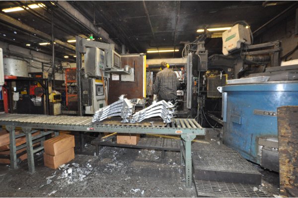 Used HPM Model: II-900-A 900 Ton Horizontal Cold Chamber Aluminum High Pressure Die Casting Machine