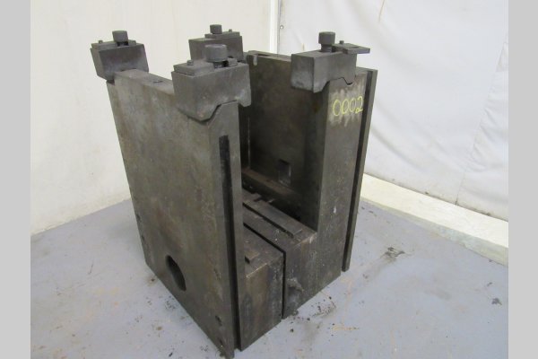 Used DME Model: DCS-1518-A 1518 Inch Standard Duty, Single Unit, Cold Chamber Aluminum master unit die holder