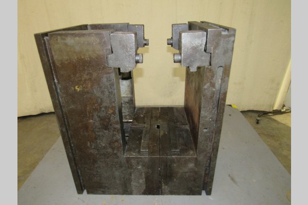 Used DME Model: DCS-1518-A-HD 1518 inch Heavy Duty, Single Unit, Cold Chamber Aluminum master unit die holder