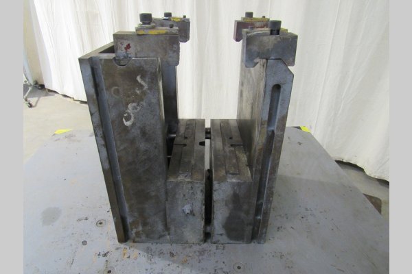 Used DME Model: DCS-1215-A 1215 inch Standard Duty, Single Unit, Cold Chamber Aluminum master unit die holder