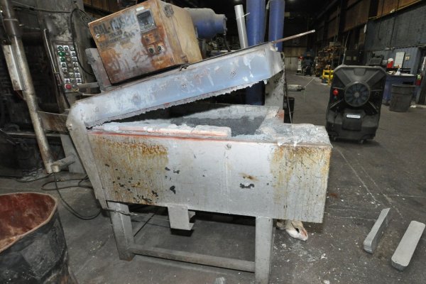 Used Cal-Miser Model: SO 1600 1600 Pound Holding Capacity(Aluminum) Low Energy High Efficiency Natural Gas Heated Aluminum Holding Furnace