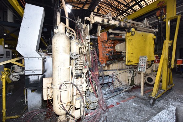 Used Idra Model: OL/Z 560 609 Metric Ton (669 U.S. Tons) Horizontal Hot Chamber Magnesium High Pressure Die Casting Machine