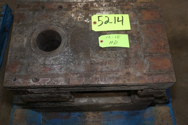 Used DME Model: DCS-1215-A-HD 1215 Inch Heavy Duty, Single Unit, Cold Chamber Aluminum master unit die holder
