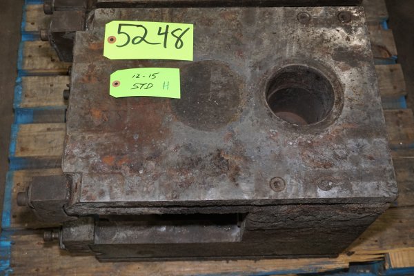 Used DME Model: DCS-1215-A 1215 inch Standard Duty, Single Unit, Cold Chamber Aluminum master unit die holder